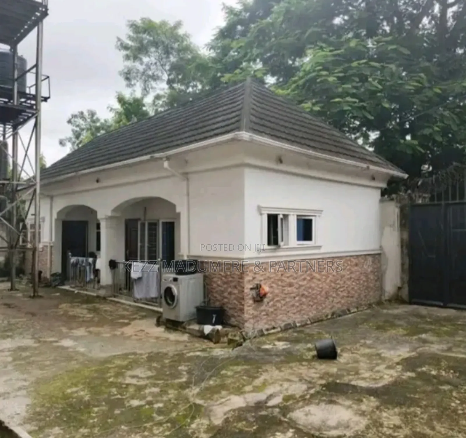 5bdrm Duplex in Prefab/Aladinma for sale in Owerri