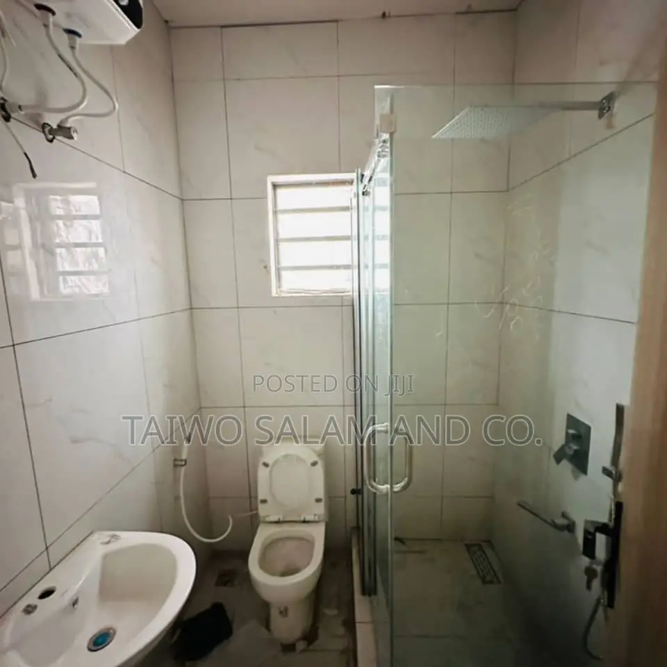 4bdrm Duplex in Basorun for sale in Basorun
