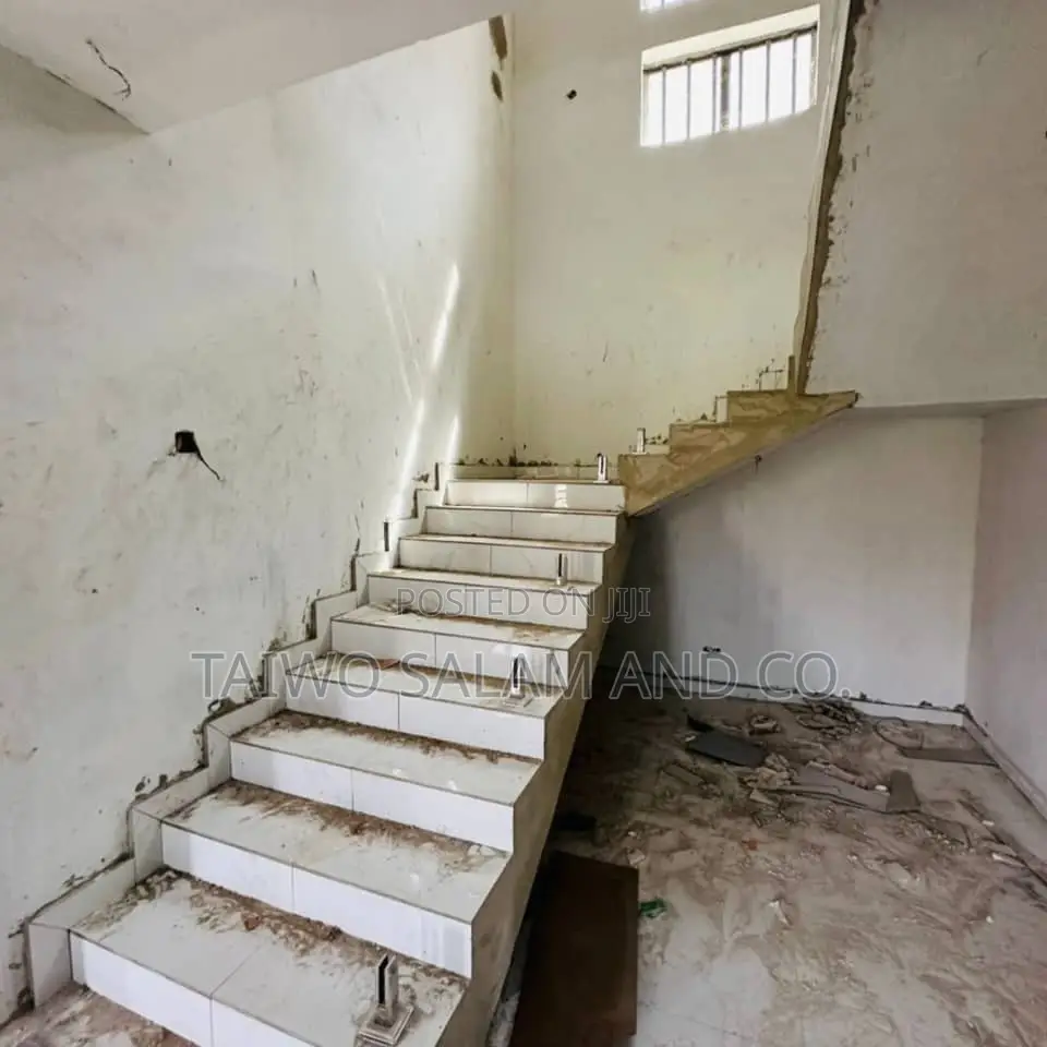 4bdrm Duplex in Basorun for sale in Basorun