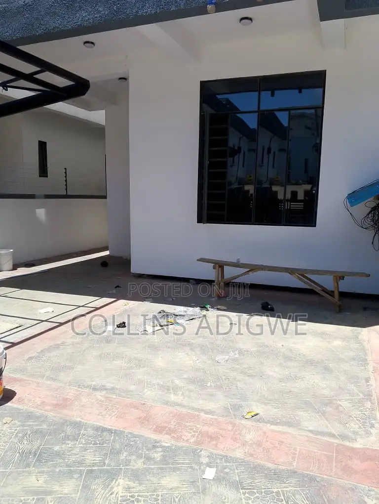 4bdrm Duplex in Chevron Drive for rent in Chevron