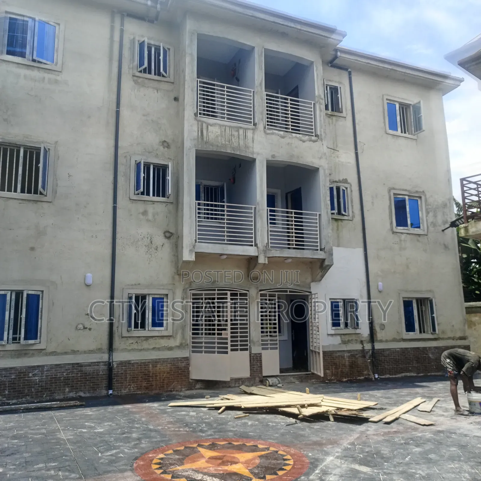 Furnished 1bdrm Block of Flats in Favour Estate, Port-Harcourt in Port-Harcourt