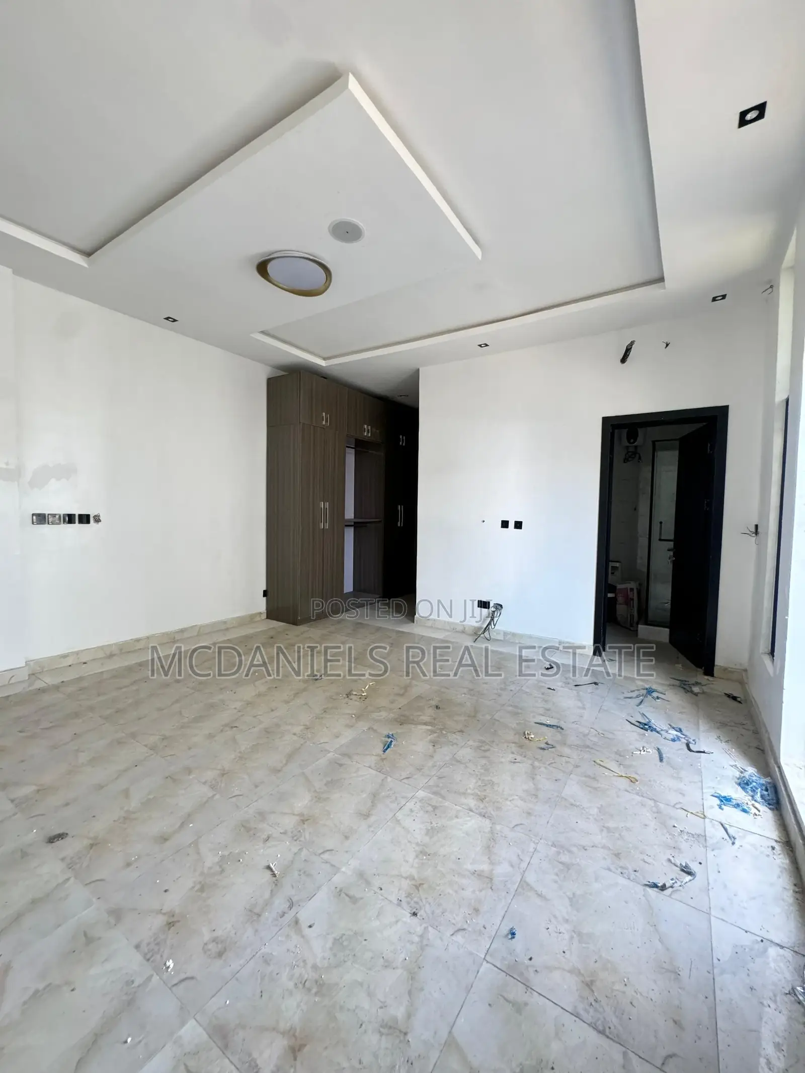 5bdrm Duplex in Chevron for sale in Chevron