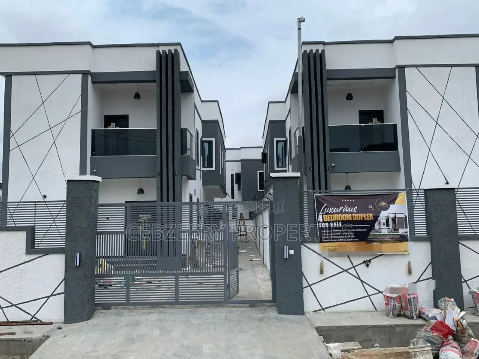 4bdrm Duplex in Labak Estate, Oko-Oba for sale in Oko-Oba
