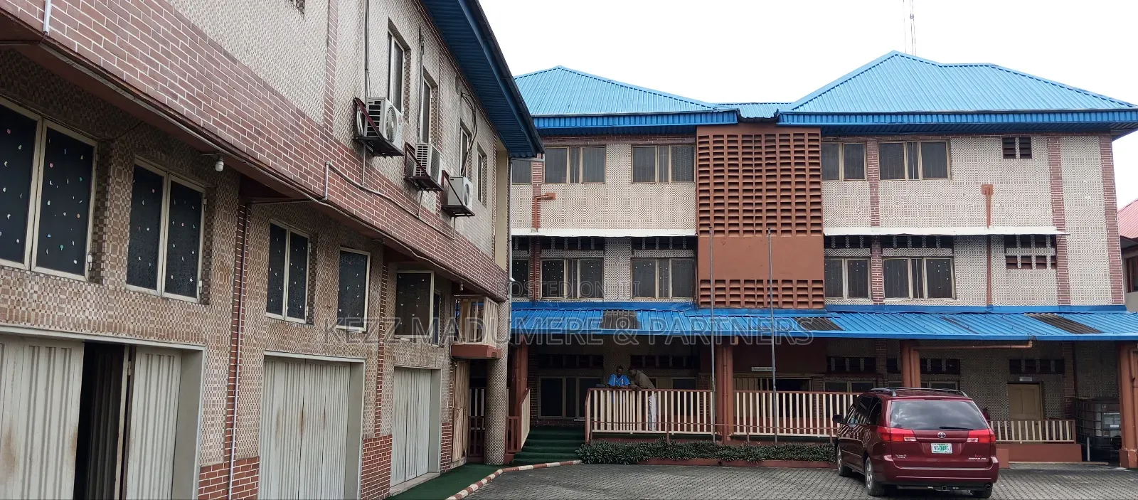 For Sale: Non Functional School in Port Harcourt in Port-Harcourt