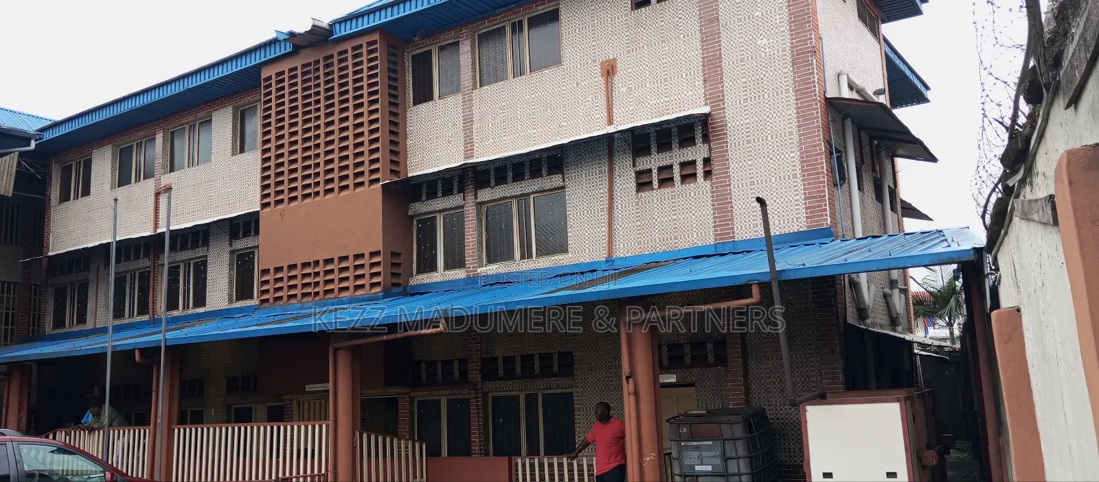 For Sale: Non Functional School in Port Harcourt in Port-Harcourt