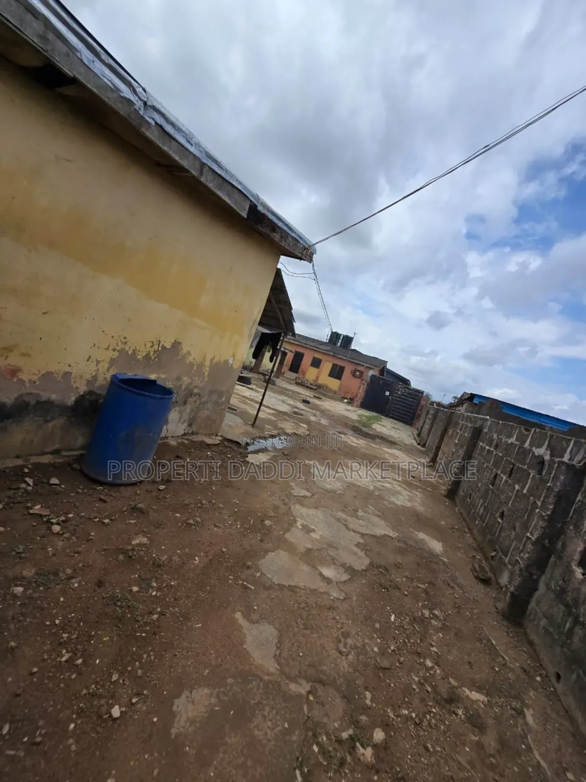 6bdrm Block of Flats in Ayobo for sale in Ayobo