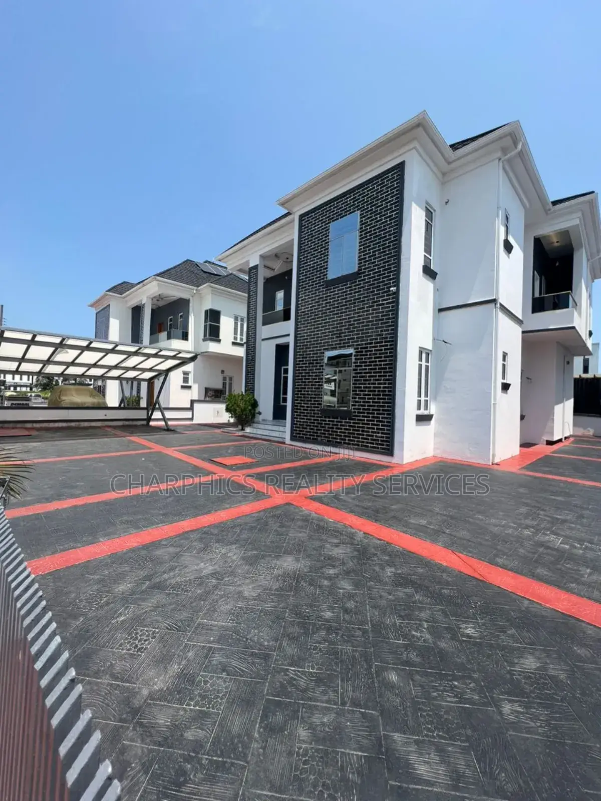 5bdrm Duplex in Ikota for sale in Ikota
