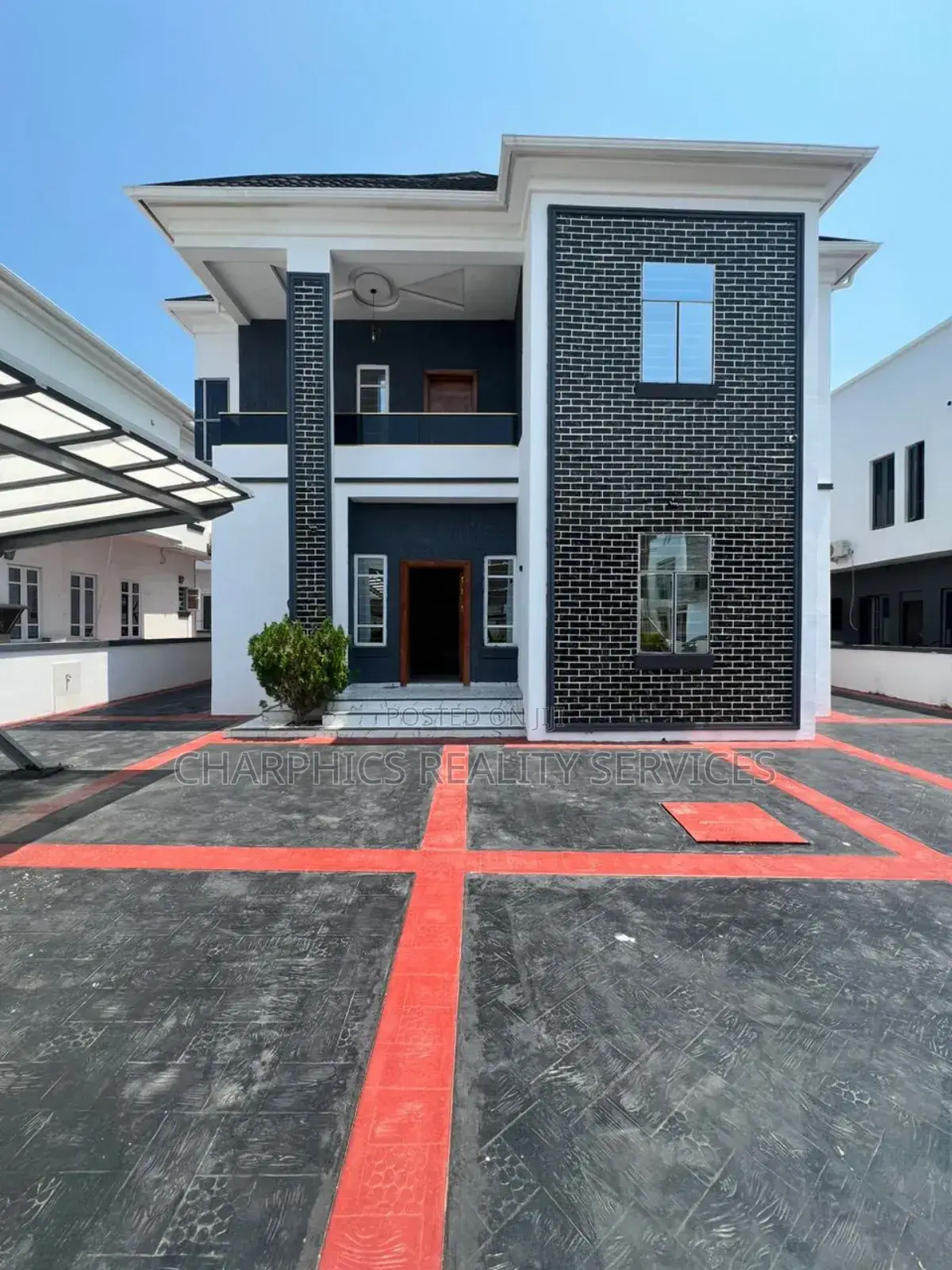 5bdrm Duplex in Ikota for sale in Ikota