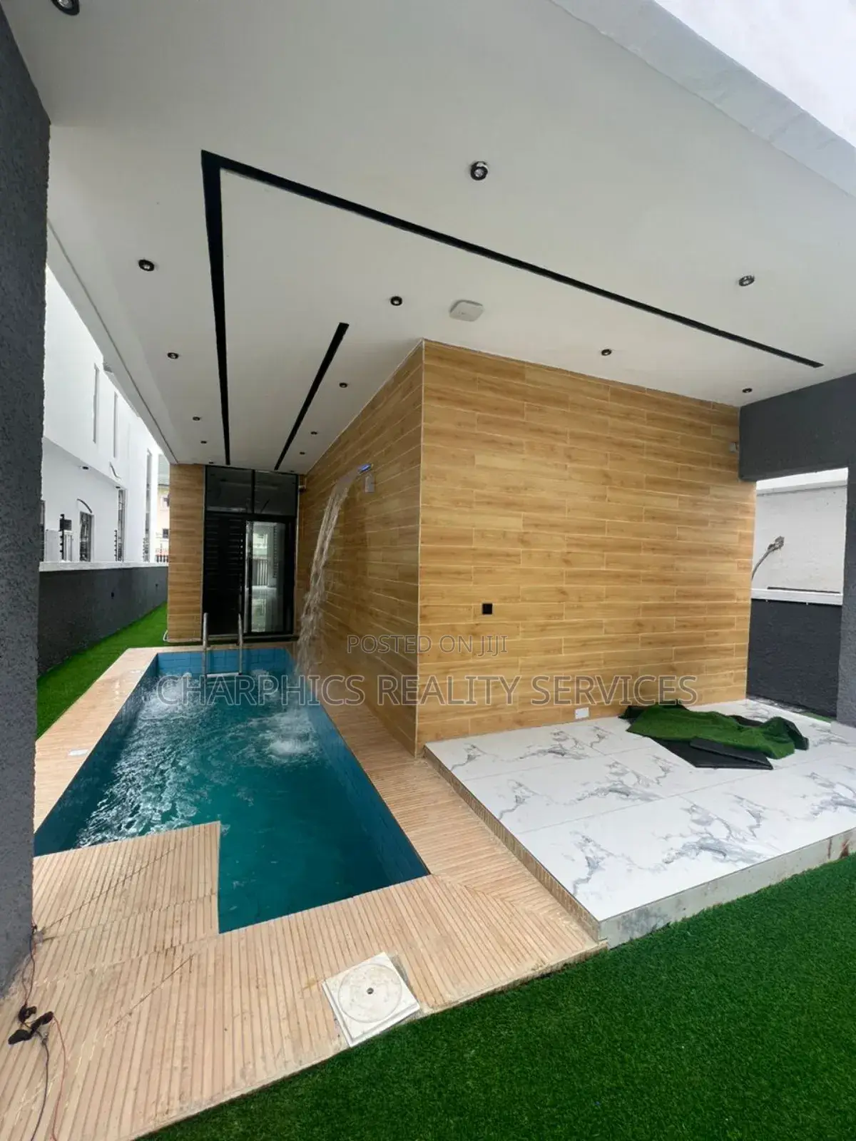 5bdrm Duplex in Osapa london for sale in Osapa london