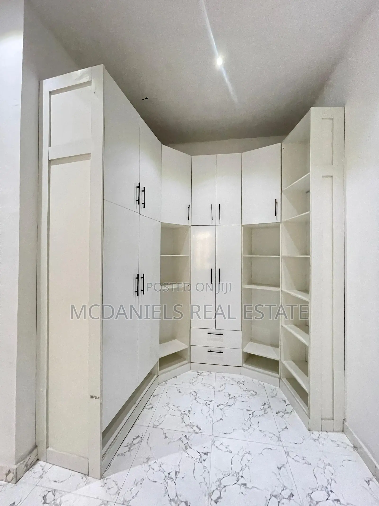 4bdrm Duplex in Ikate for sale in Ikate