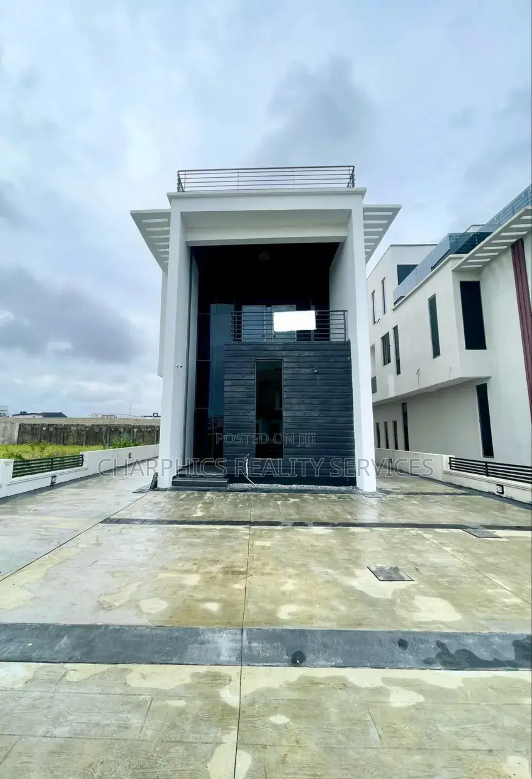 5bdrm Duplex in Osapa london for sale in Osapa london