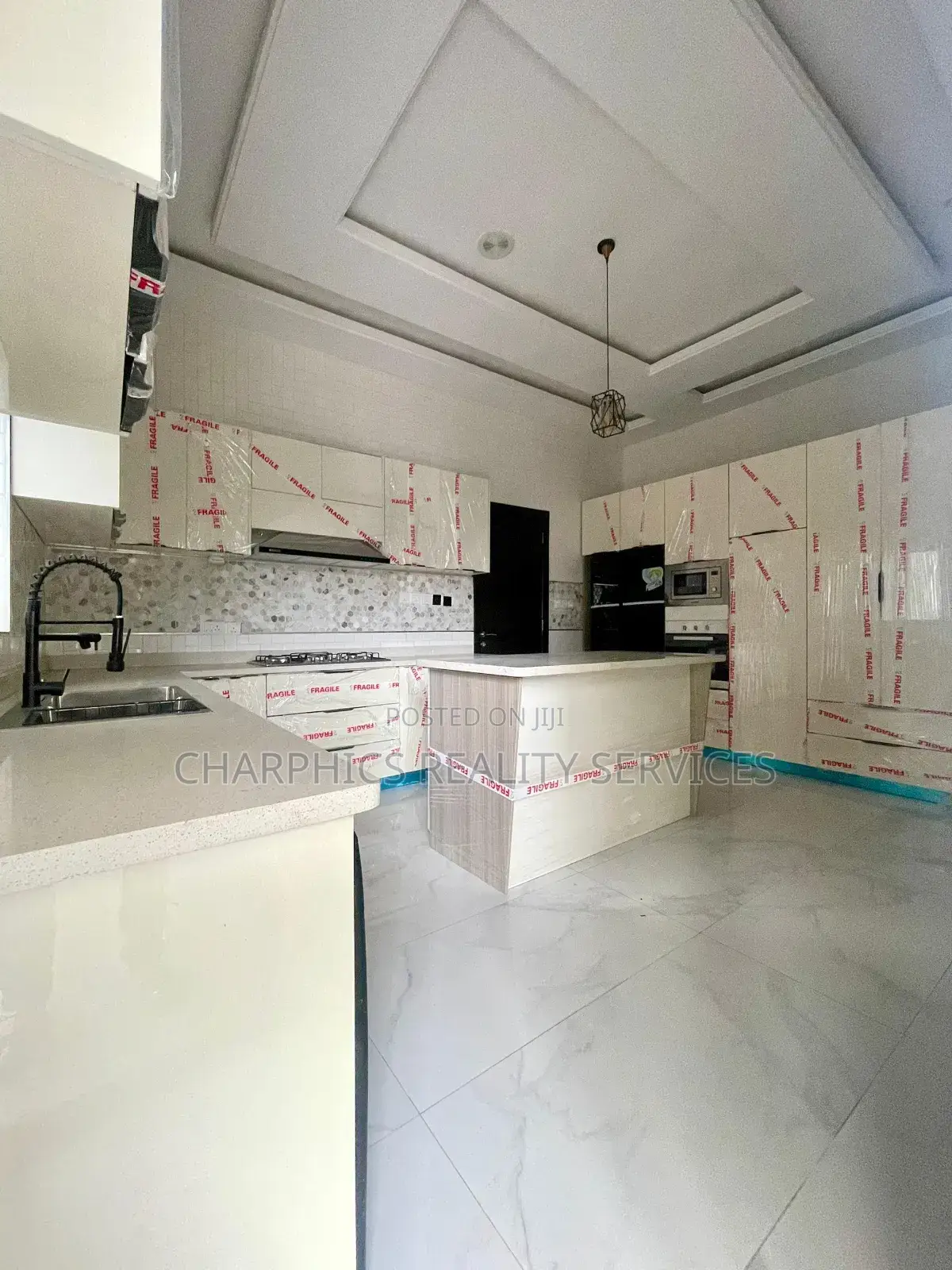 5bdrm Duplex in Osapa london for sale in Osapa london