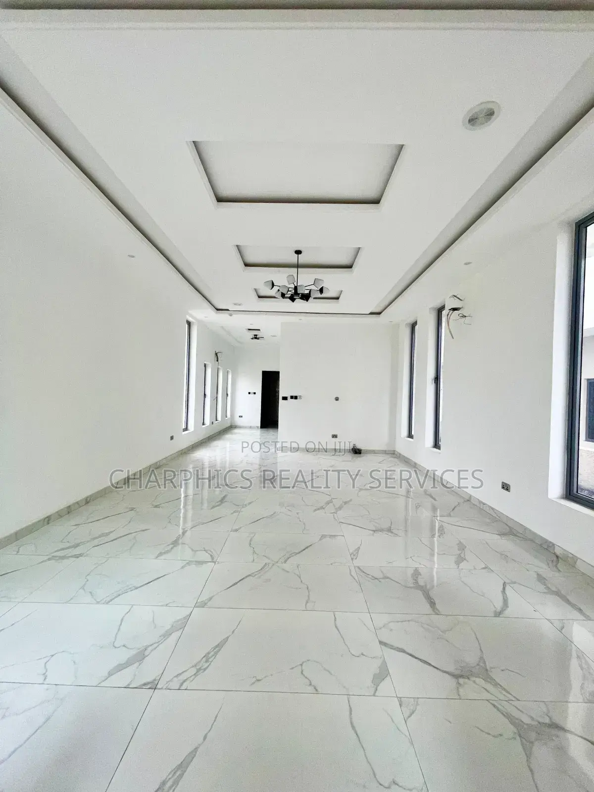 5bdrm Duplex in Osapa london for sale in Osapa london