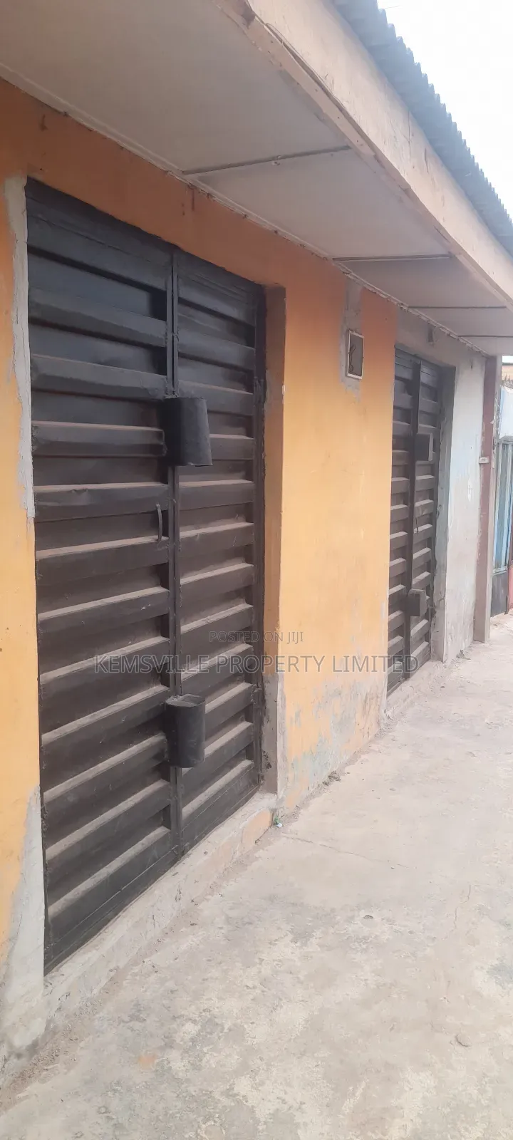 Big Shop for Rent at Mao Junction Kollington in Alagbado