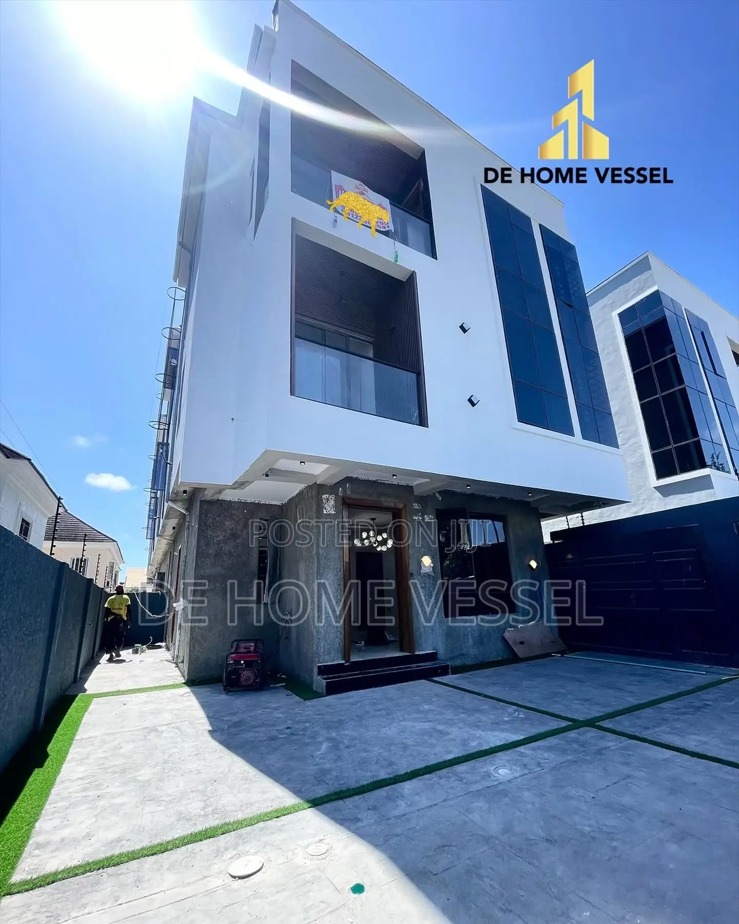 5bdrm Duplex in Lekki Phase 1 for sale in Lekki Phase 1