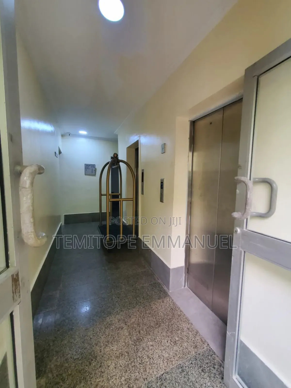 Nice 82rooms Hotel on 3666sqm.C of O.Swimming Pool Elevator in Lekki Phase 1