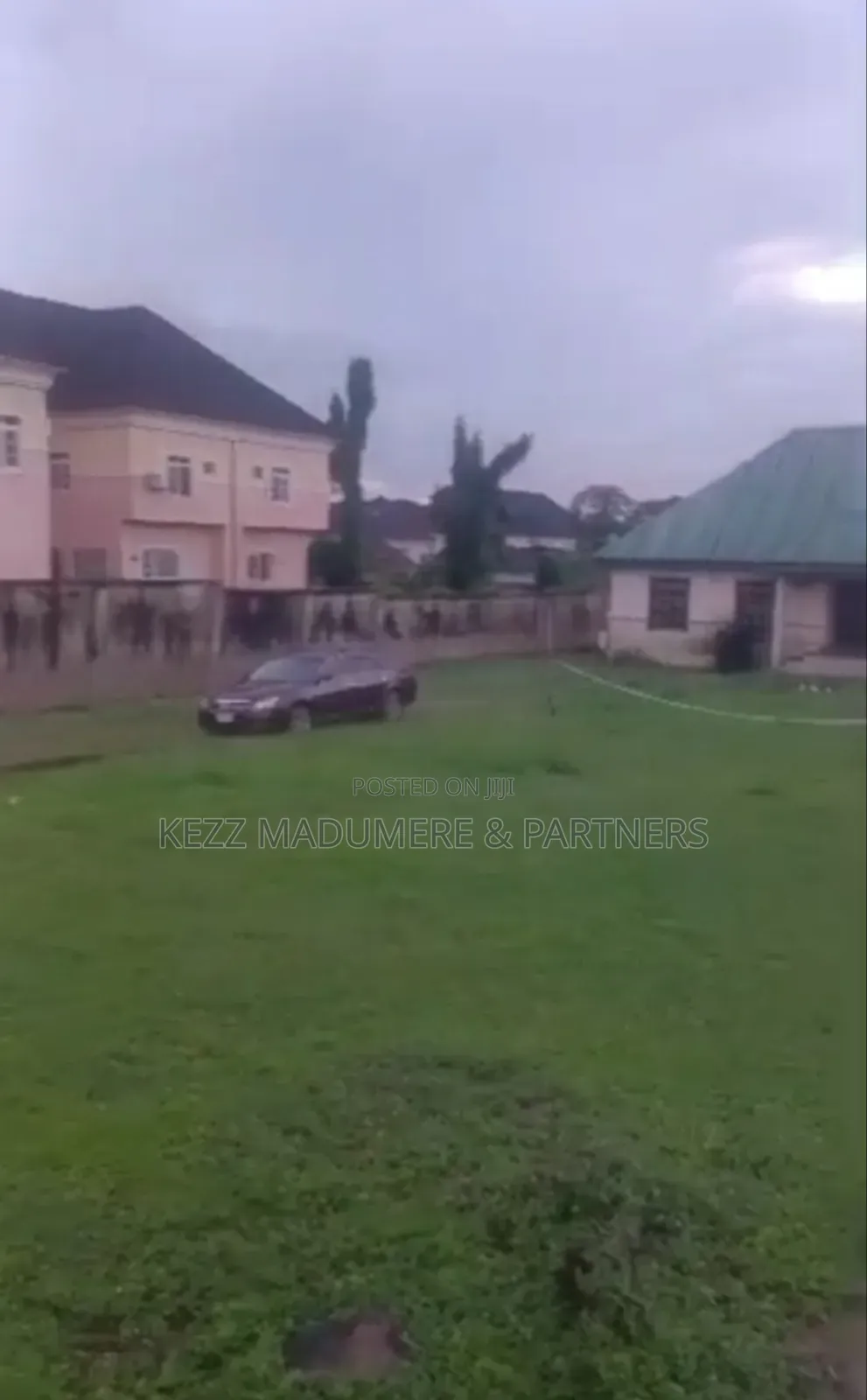For Sale: 1400 SQMTS With a Bungalow at Liberty Est , Enugu in Enugu