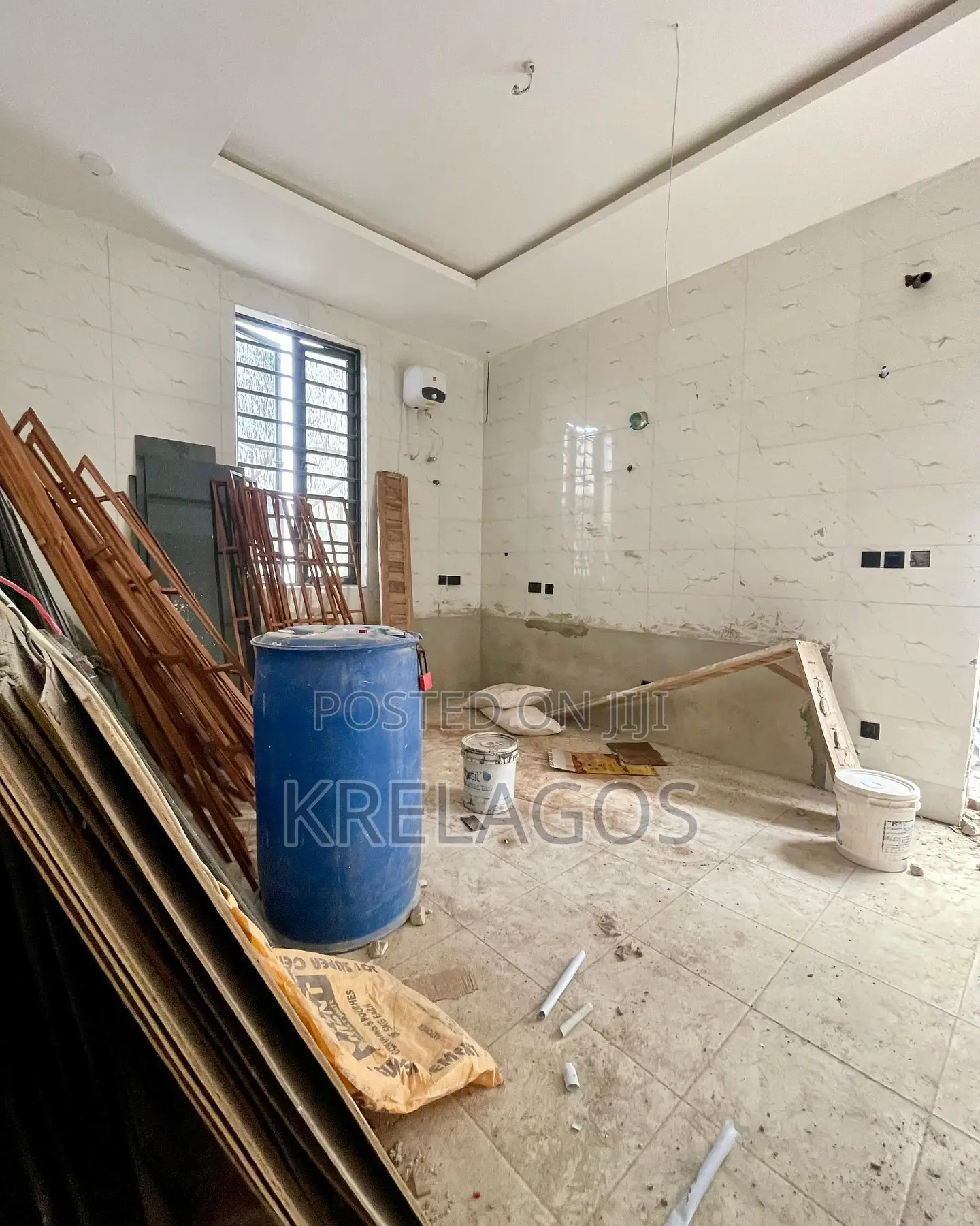 5bdrm Duplex in Chevron for sale in Chevron