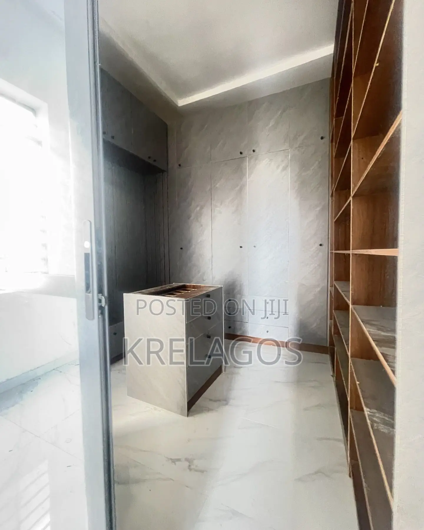 5bdrm Duplex in Ikate for sale in Ikate