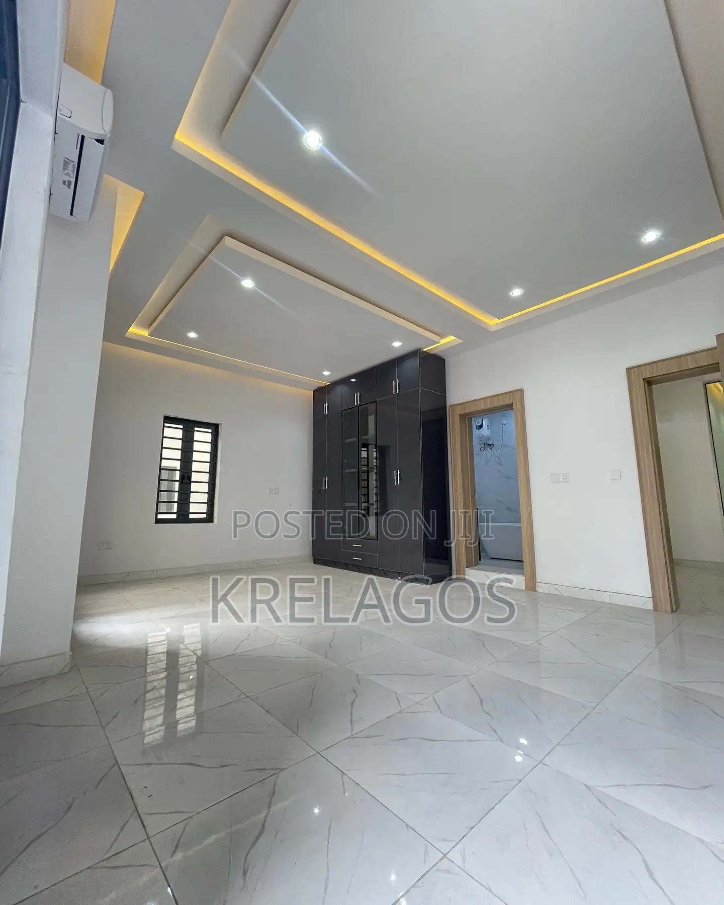 5bdrm Duplex in Chevron for sale in Chevron