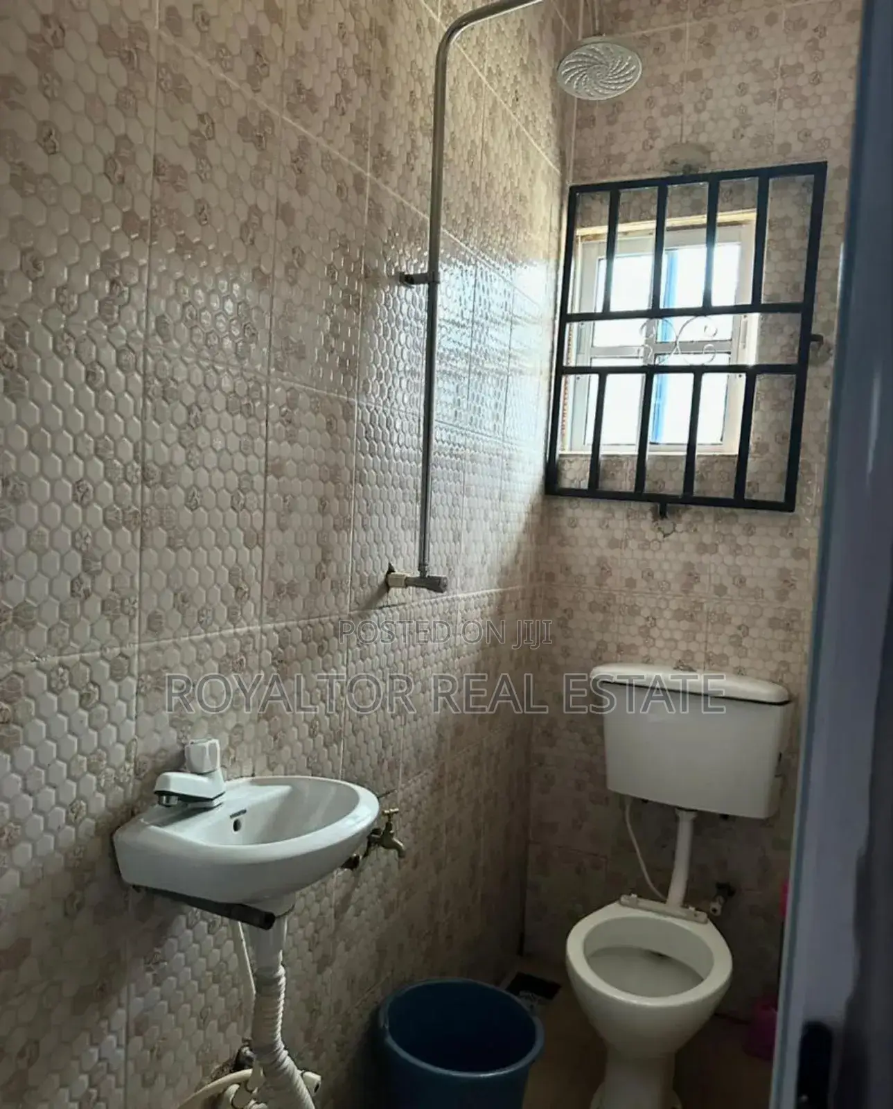 Luxury Hotel With 18 Rooms for Sale in Benin City