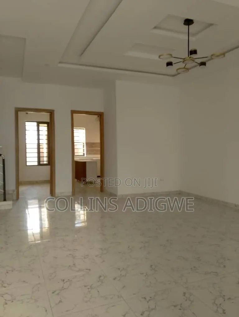 4bdrm Duplex in Harris Drive Vgc for sale in VGC / Ajah