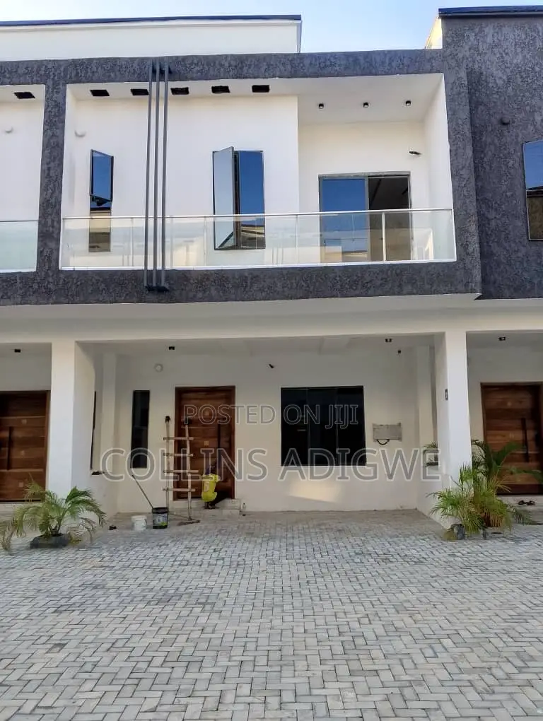 4bdrm Duplex in Harris Drive Vgc for sale in VGC / Ajah