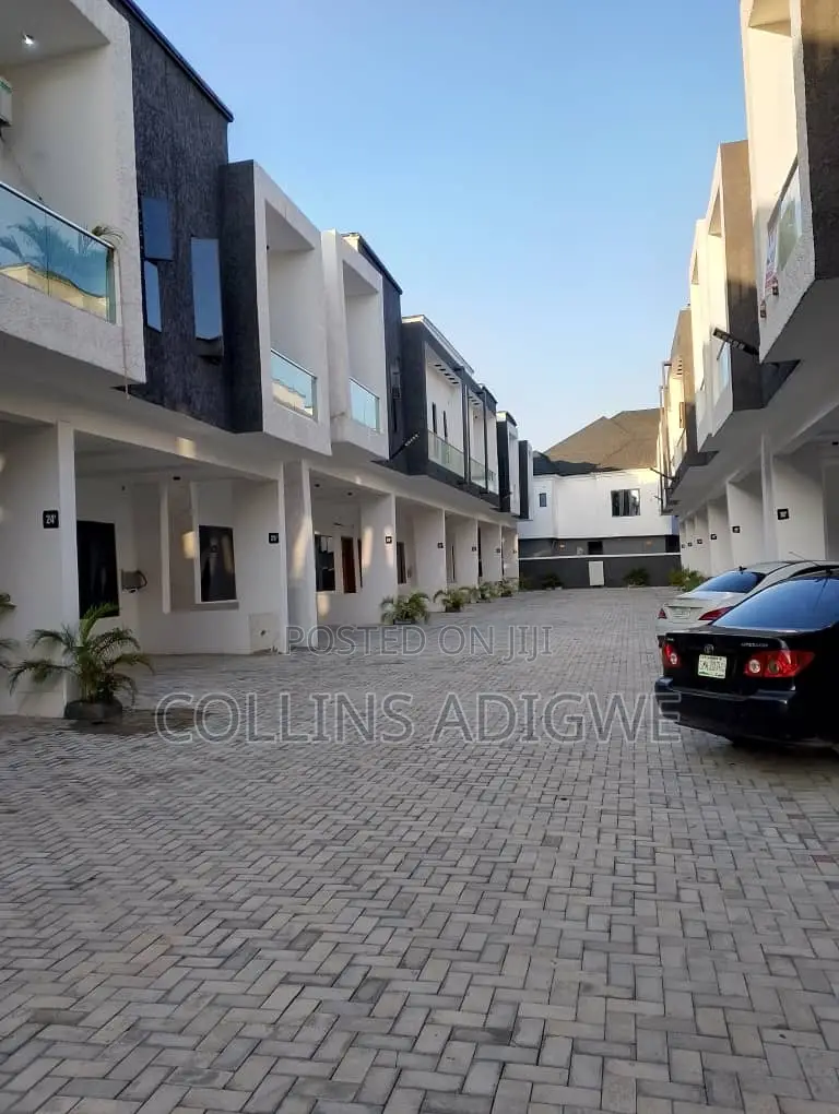 4bdrm Duplex in Harris Drive Vgc for sale in VGC / Ajah