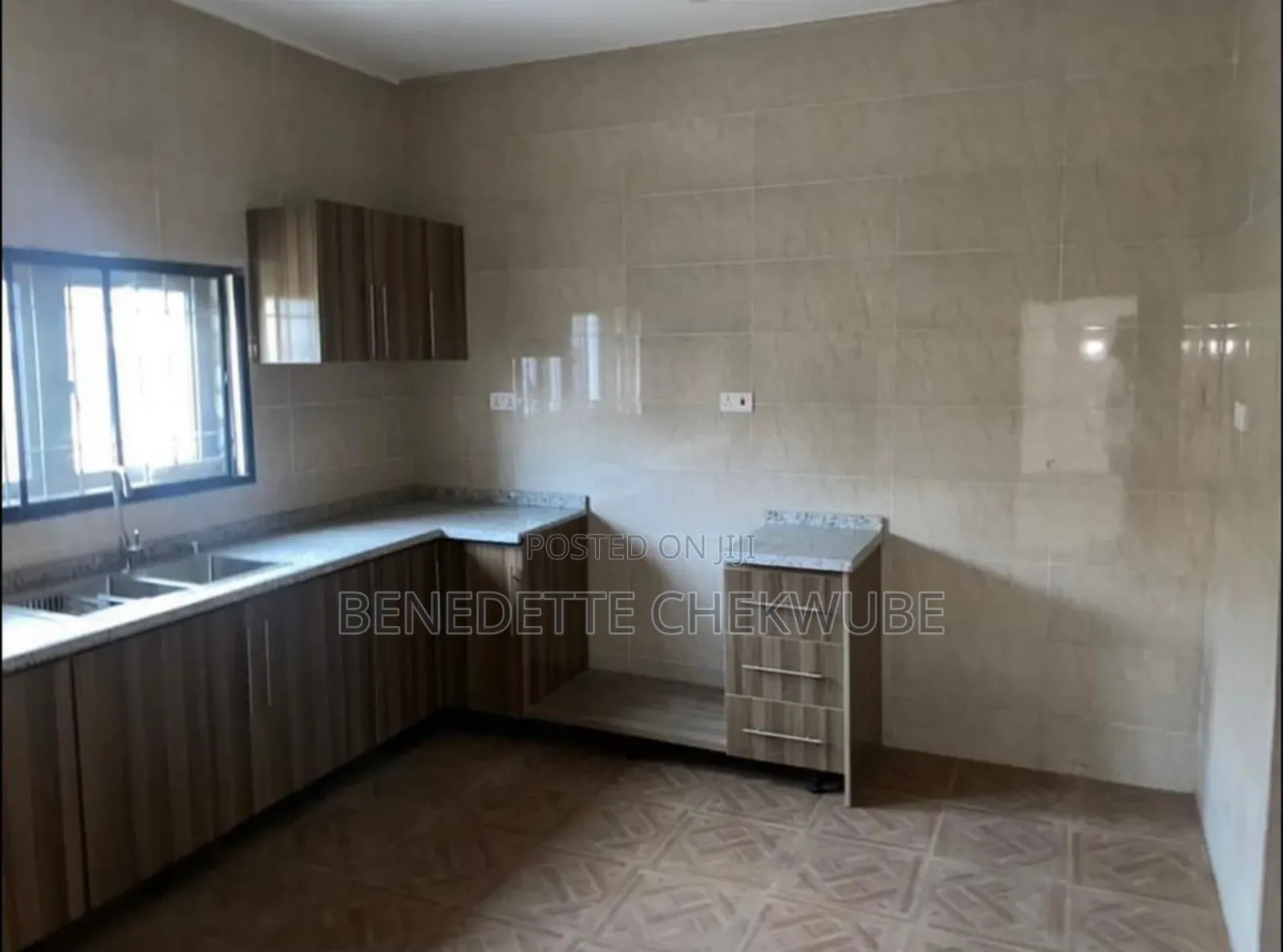 2bdrm Block of Flats in Woji, Port-Harcourt for sale in Port-Harcourt