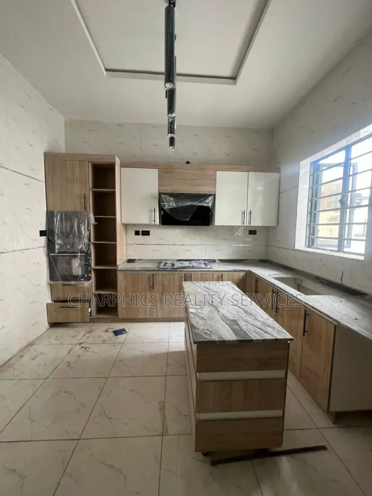 4bdrm Duplex In Lekki For Sale in Lekki