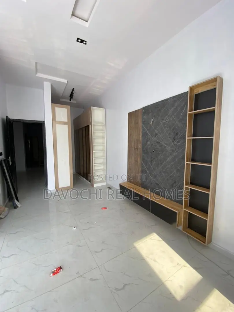 5bdrm Duplex in Lekki Phase 2 for sale in Lekki Phase 2