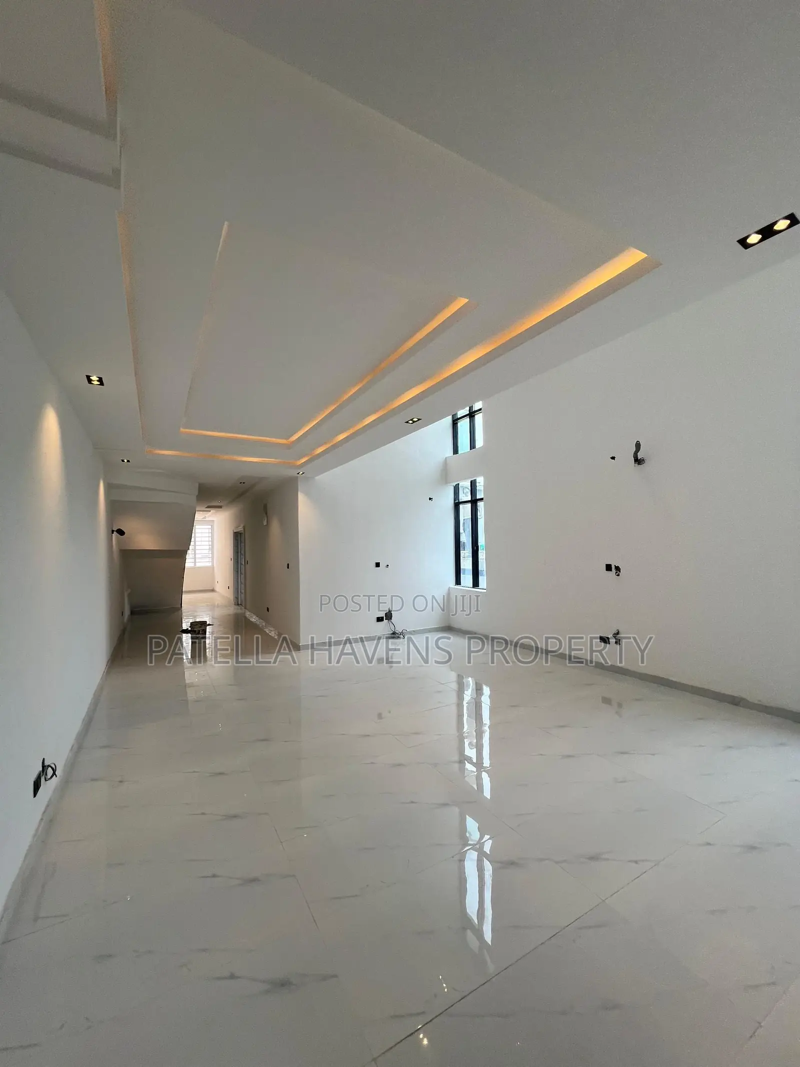 5bdrm Duplex in Sangotedo for sale in Sangotedo