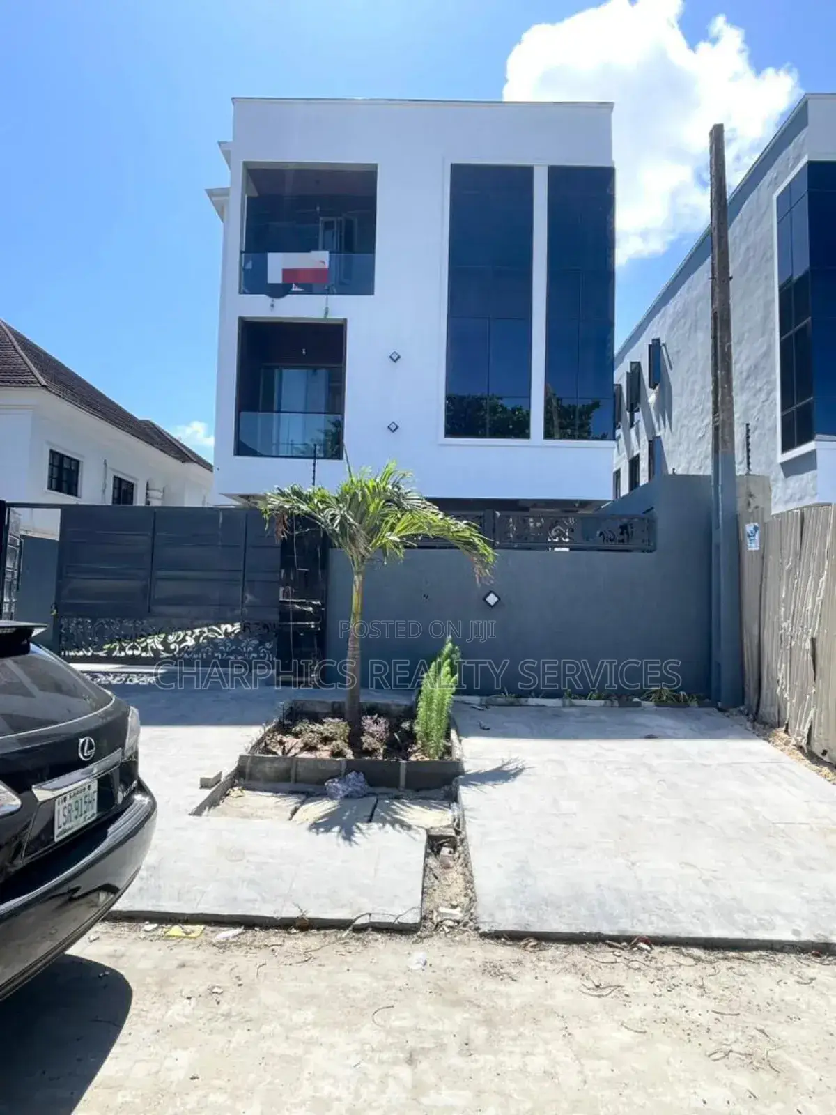 5bdrm Duplex in Lekki Phase 1 for sale in Lekki Phase 1