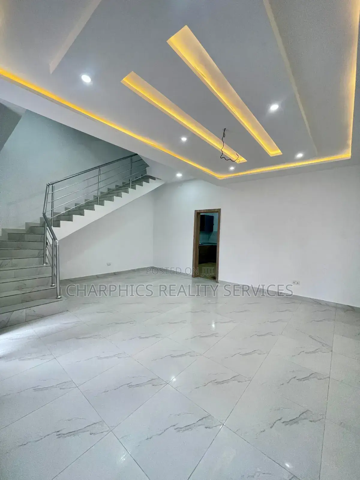 4bdrm Duplex in Igbo-efon for sale in Igbo-efon