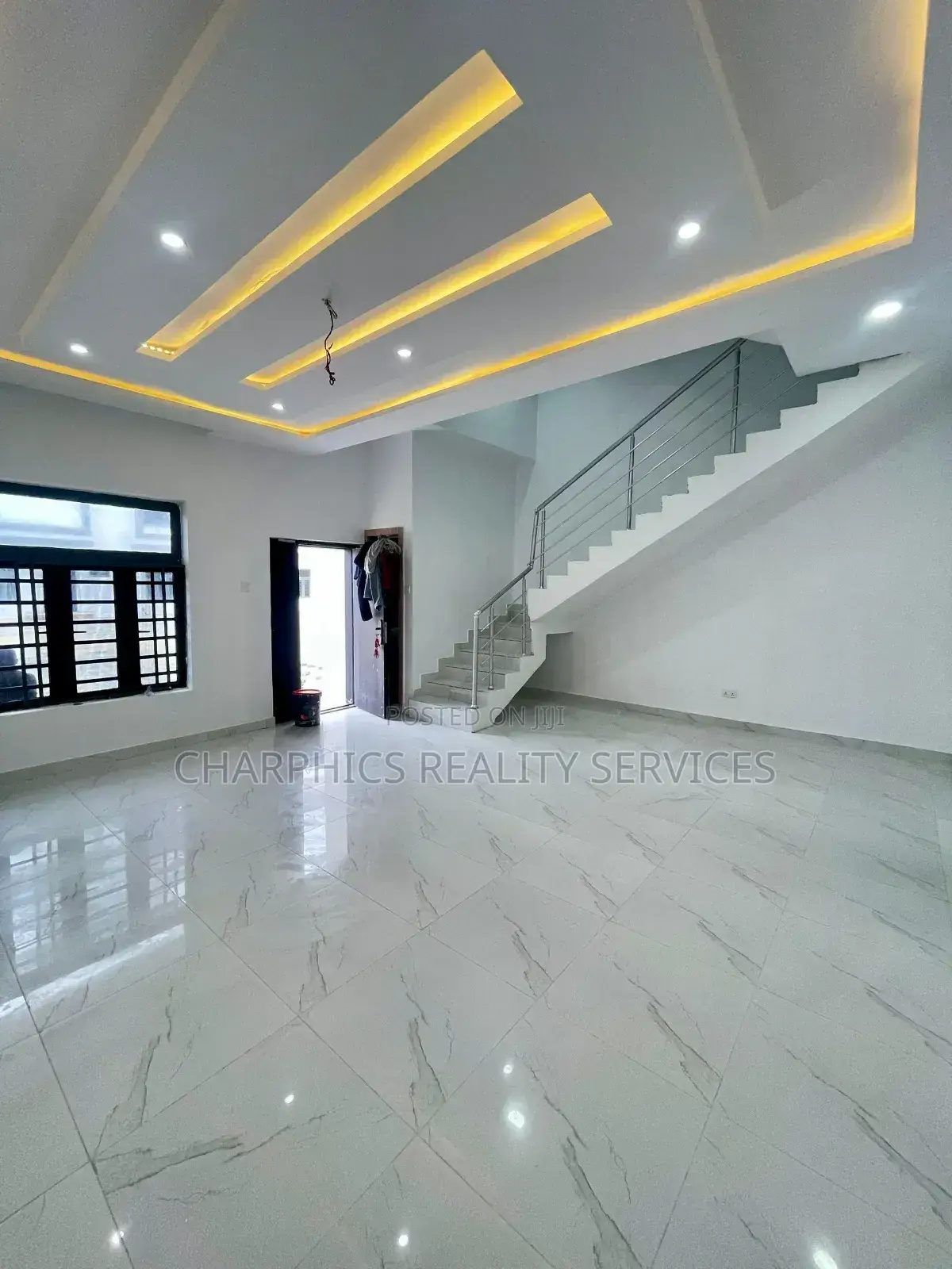 4bdrm Duplex in Igbo-efon for sale in Igbo-efon