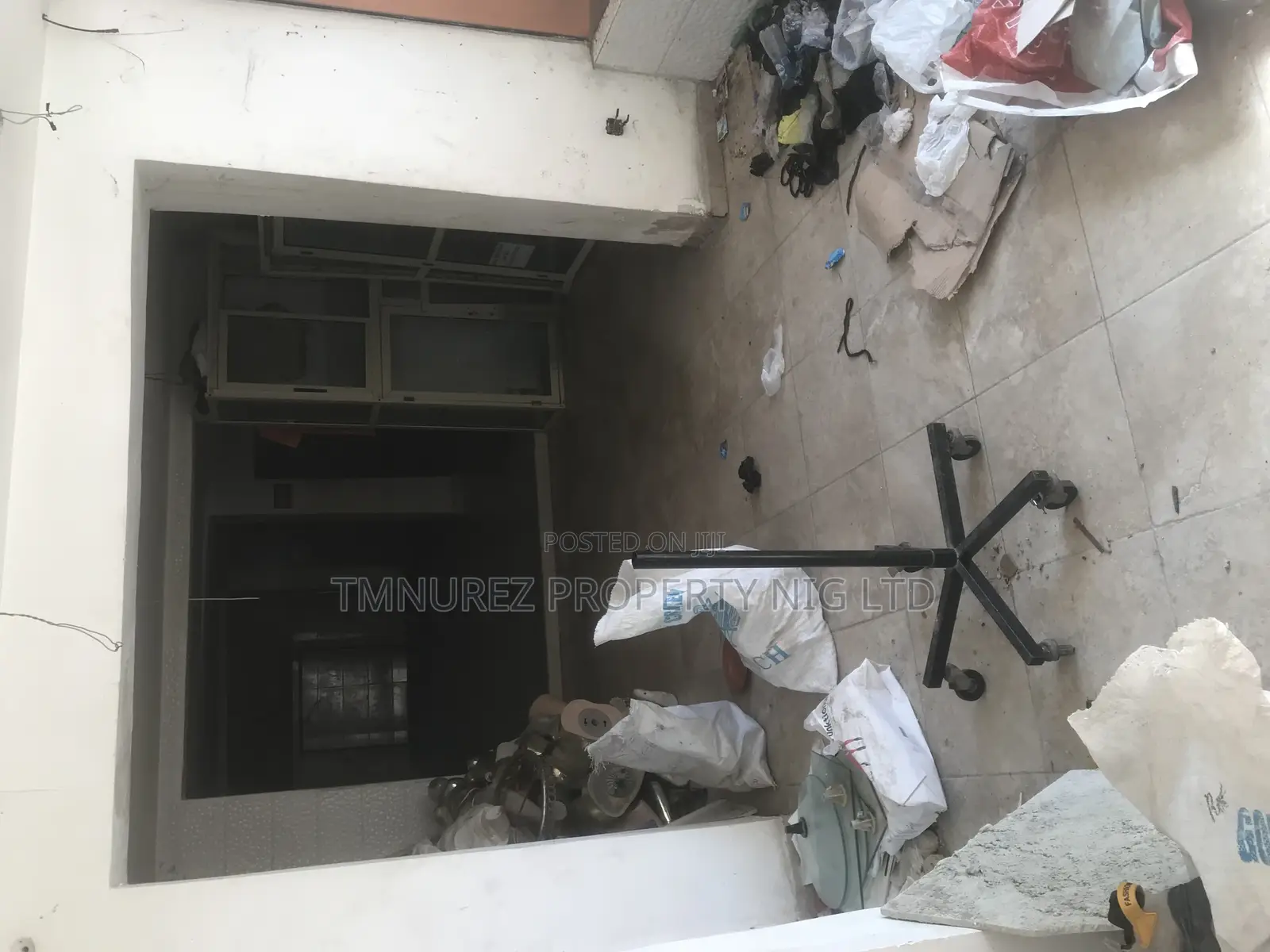 Ground Floor Big Shop for Rent Lekki Phase1 in Lekki Phase 1