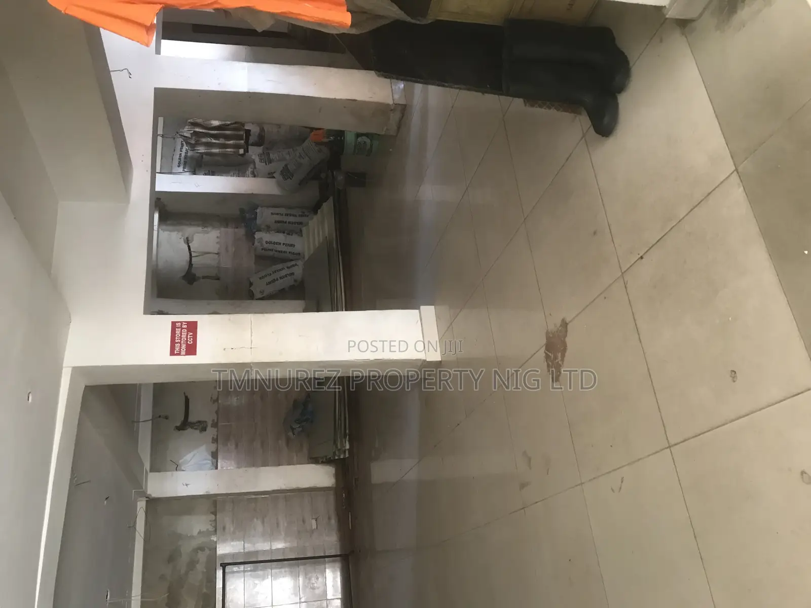 Ground Floor Big Shop for Rent Lekki Phase1 in Lekki Phase 1