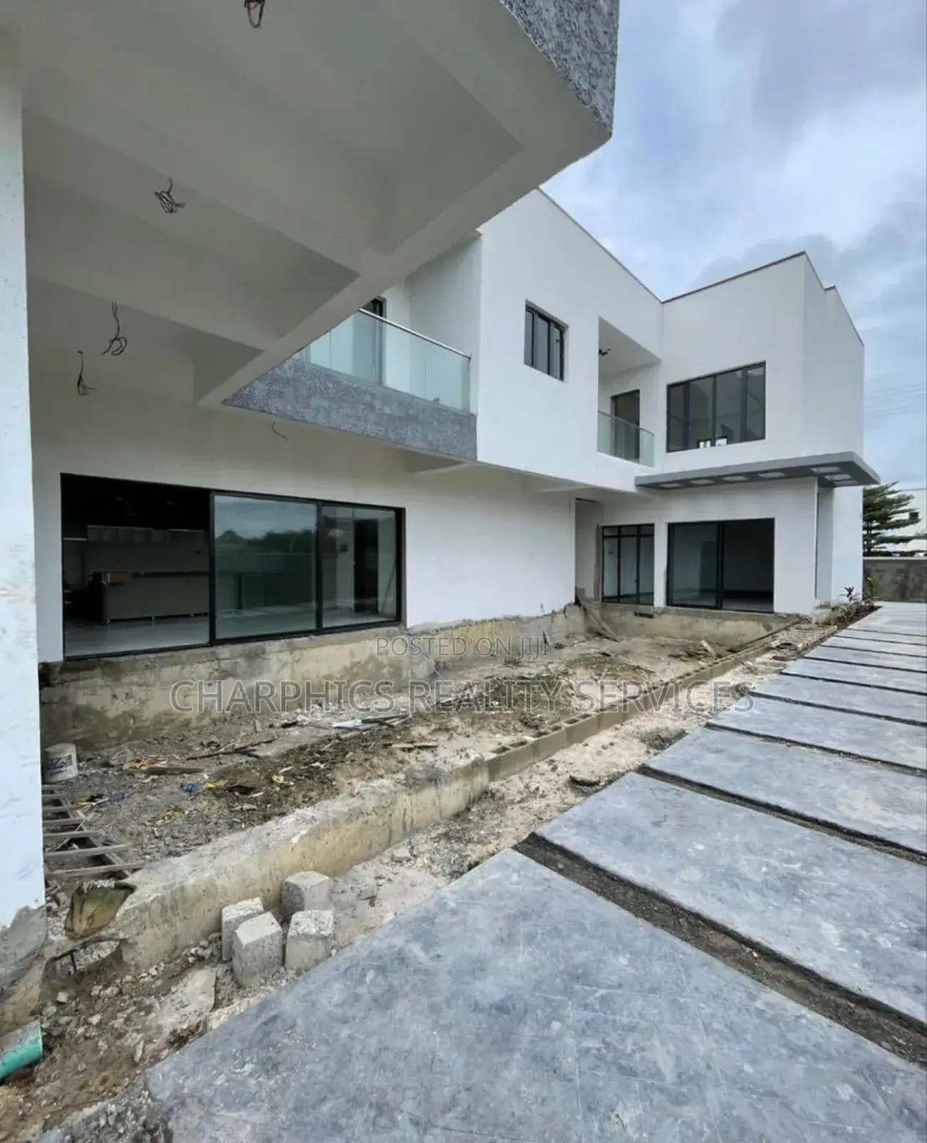 5bdrm Duplex in Osapa london for sale in Osapa london