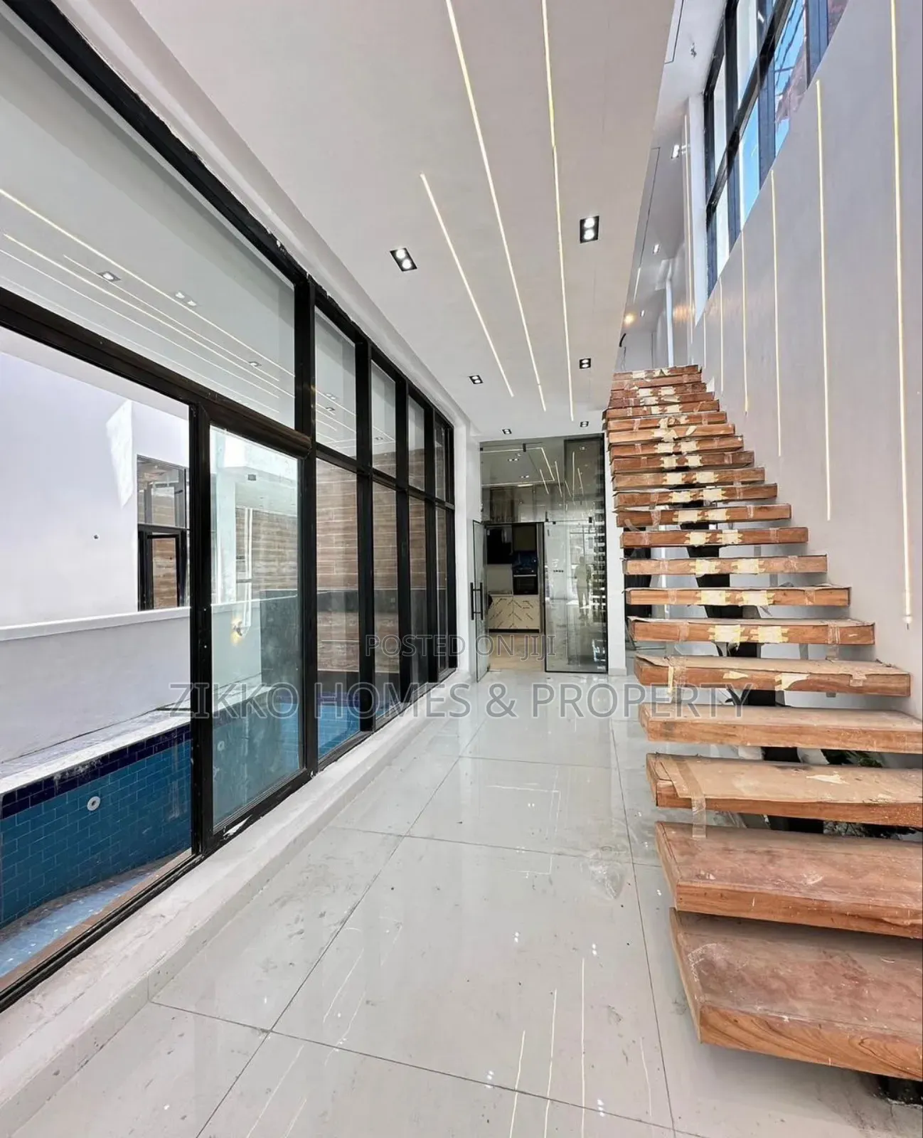 5bdrm Duplex in Chevron for sale in Chevron