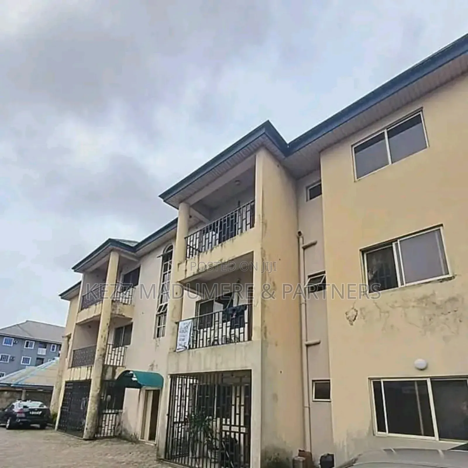 6bdrm Block of Flats in Iwofe Rd ,Off Ada for sale in Port-Harcourt
