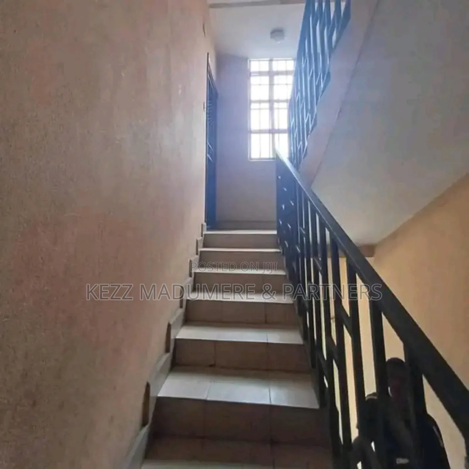 6bdrm Block of Flats in Iwofe Rd ,Off Ada for sale in Port-Harcourt