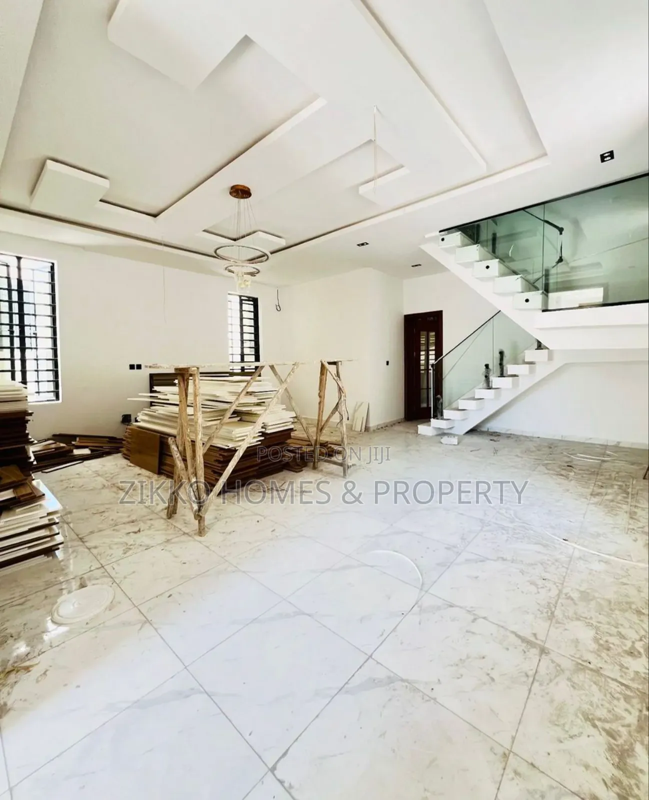 5bdrm Duplex in Chevron Drive for sale in Chevron