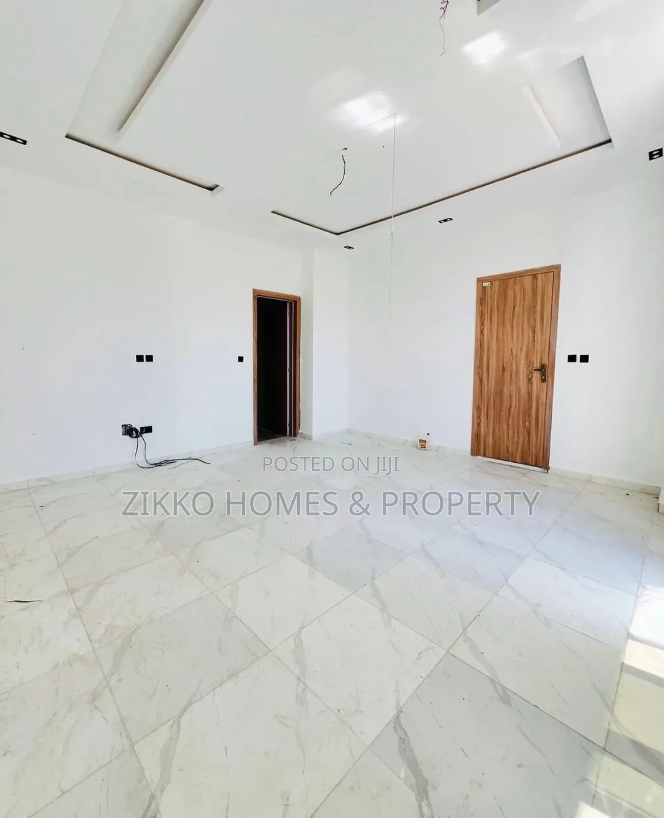 5bdrm Duplex in Chevron Drive for sale in Chevron