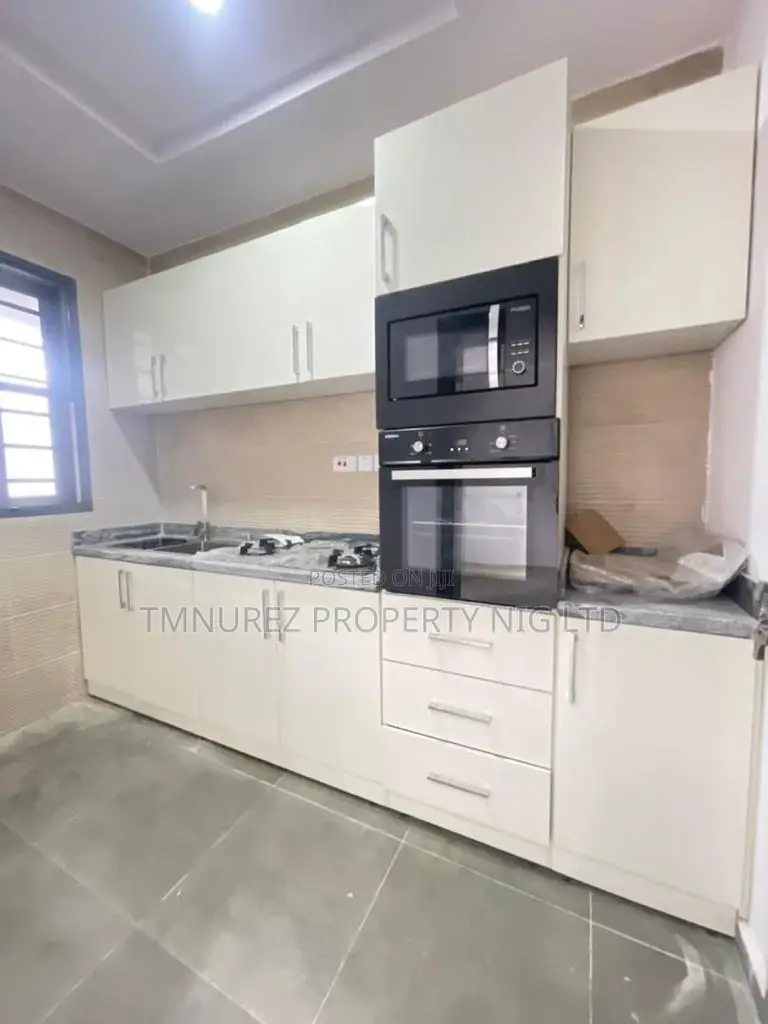Furnished 2bdrm Apartment in Ikate for sale in Ikate