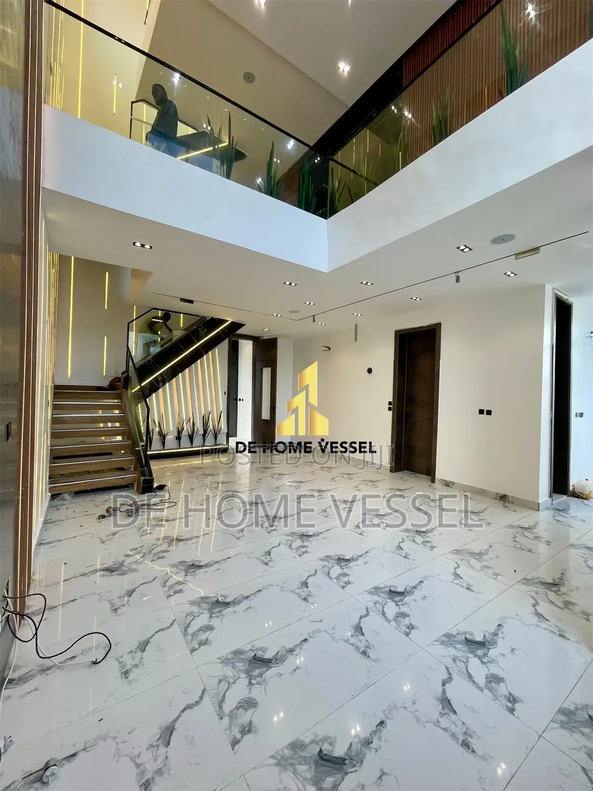 5bdrm House in Osapa london for sale in Osapa london