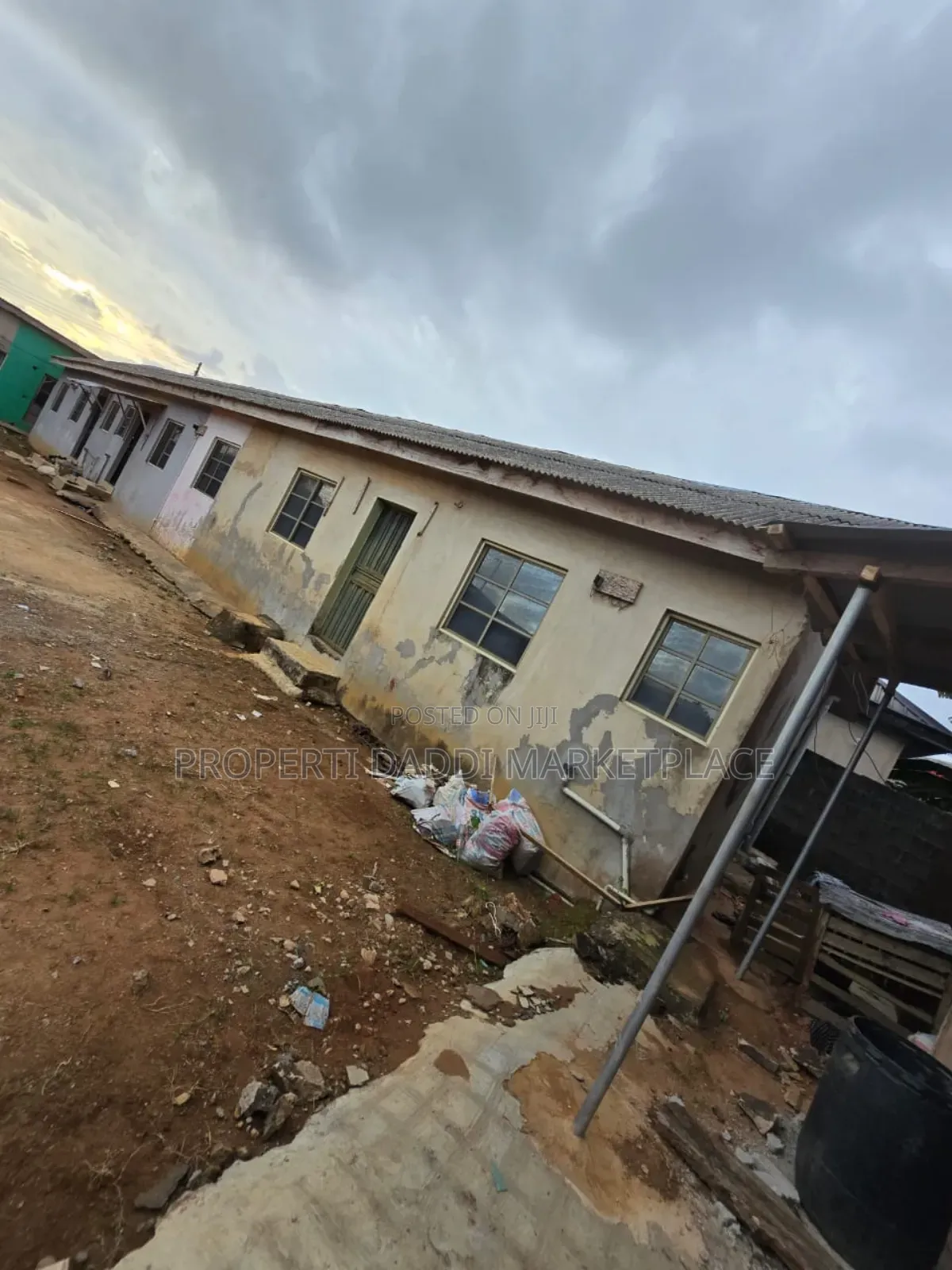 6bdrm Block of Flats in Greenlight Estate, Ayobo for sale in Ayobo