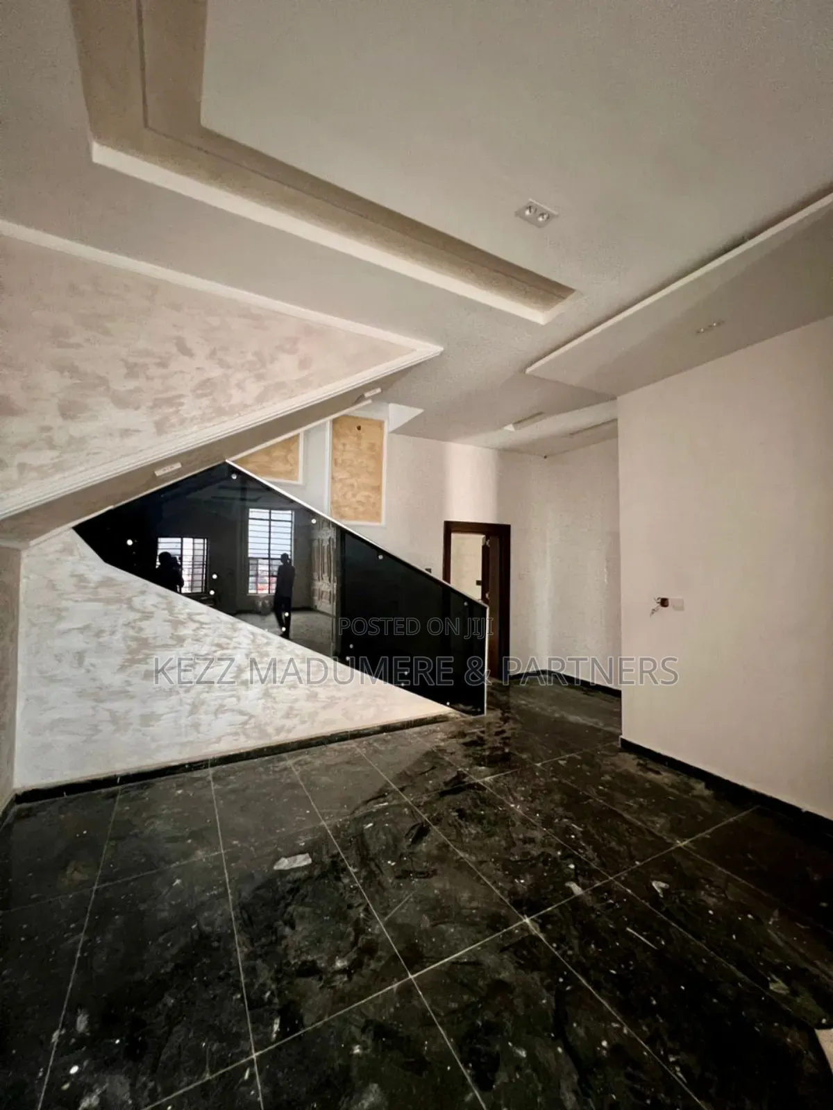 6bdrm Duplex in Apo Resettlement for sale in Apo Resettlement