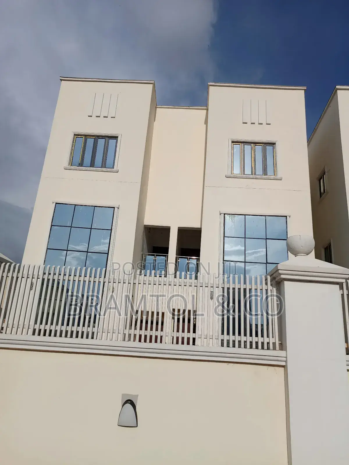 5bdrm Townhouse / Terrace in Wuye for rent in Wuye