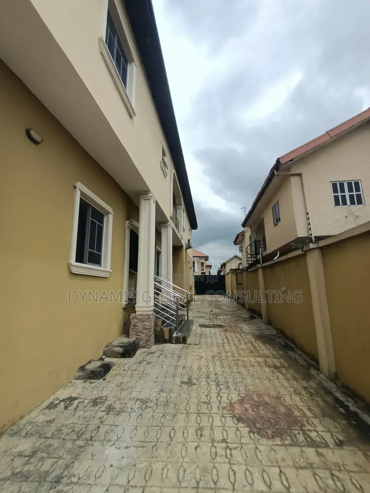 Furnished 6bdrm Mansion in Unilag Estate Magodo for sale in GRA Phase 1