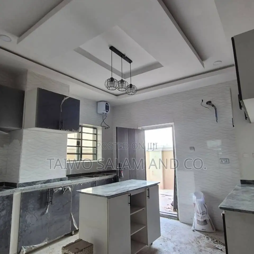 4bdrm Duplex in Akobo for sale in Akobo